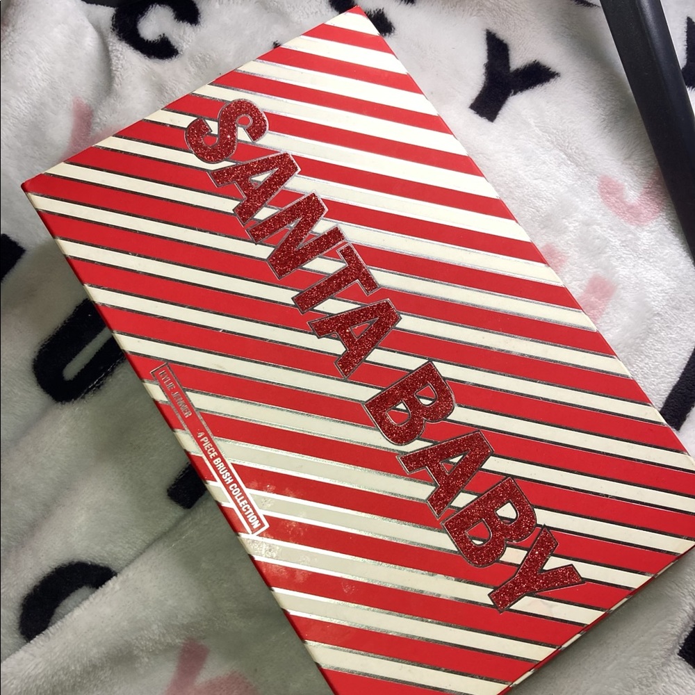 Kylie Cosmetics SANTA BABY brush set NWT!